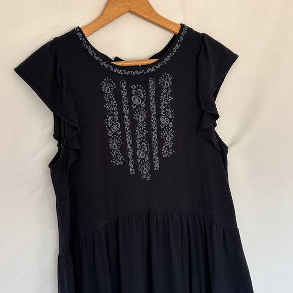 LOFT Dresses & Skirts - Loft Cap Sleeve Embroidered Mini Dress Size XS Knit Stretch Tie Back Navy‎ Blue